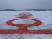 На льоду Дніпра з’явився  напис Юлі - волю. Відео