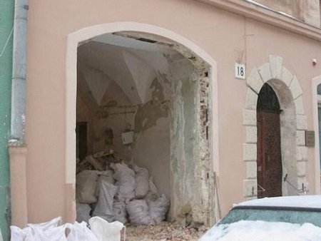 У центрі Львова відреставровано 49 дерев’яних вікон та 16 брам