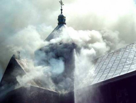 На Львівщині горіла дерев’яна церква XIX століття