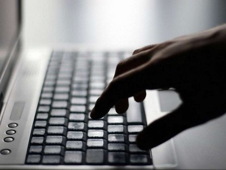 Українців хочуть позбавити анонімності в Інтернеті