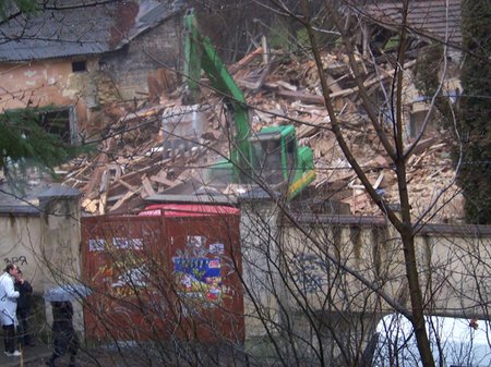 Во Львове на Озаркевича снесли часть госпиталя Шептицкого (фото)