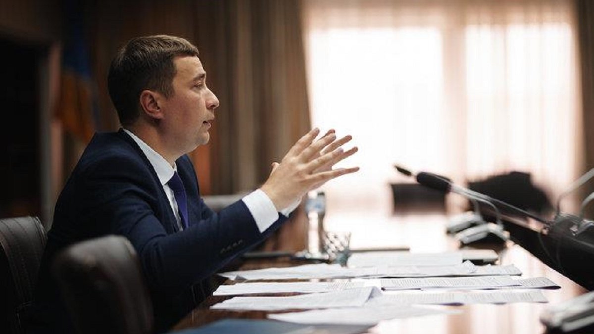 Суд арештував чиновника з Хмельницького за спробу підкупити голову  Держгеокадастру - ZAXID.NET