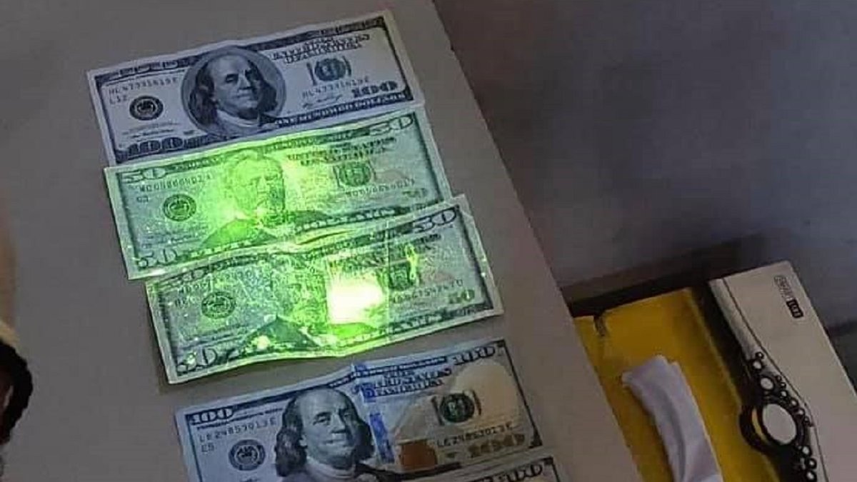 Старшого інспектора митного поста «Ягодин» затримали на хабарі 150 доларів - ZAXID.NET