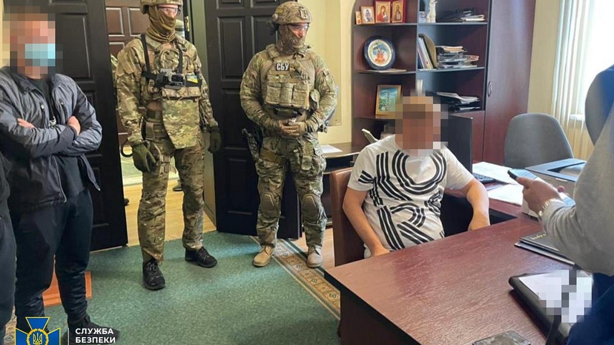 Депутата та чиновників Полтавської міськради викрили на хабарі - ZAXID.NET