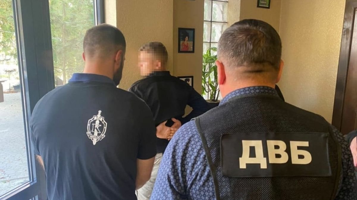 Рівненського поліцейського оштрафували на 34 тис. грн за хабар від винуватця ДТП - ZAXID.NET