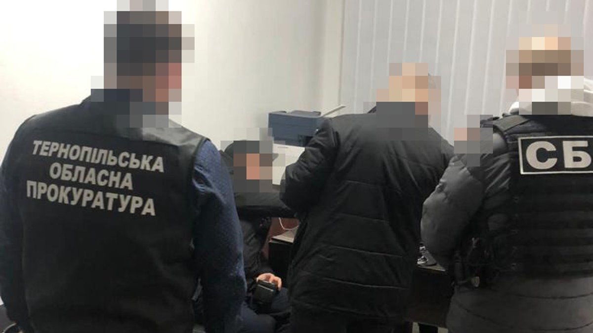 Керівника відділення поліції у Заліщиках затримали на хабарі за дозвіл на відпустку - ZAXID.NET