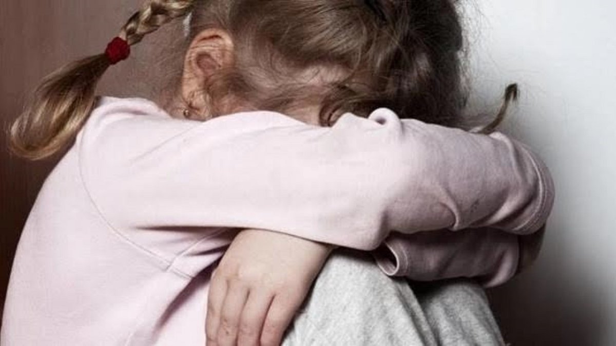 66-річного мешканця Хмельниччини підозрюють у розбещенні онуки - ZAXID.NET