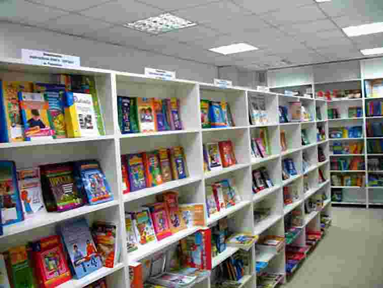 В Україні стали менше друкувати книг російською, - статистика