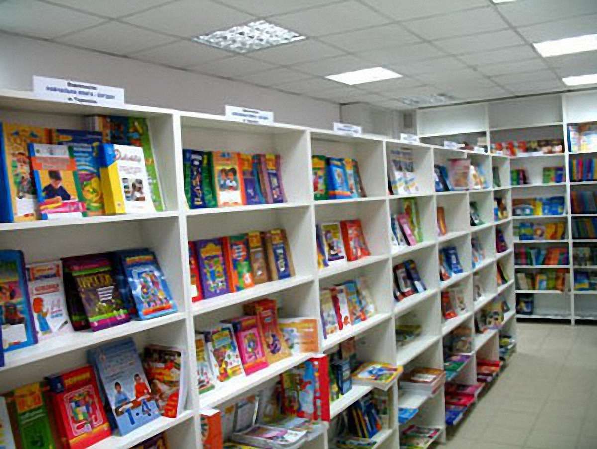 В Україні стали менше друкувати книг російською, - статистика