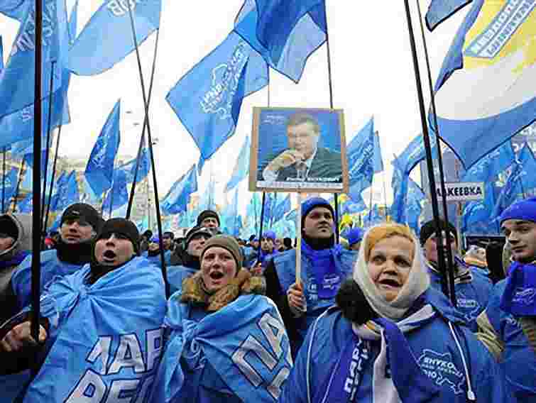 Регіонал: Заради ЄС Януковичу потрібно змінити команду