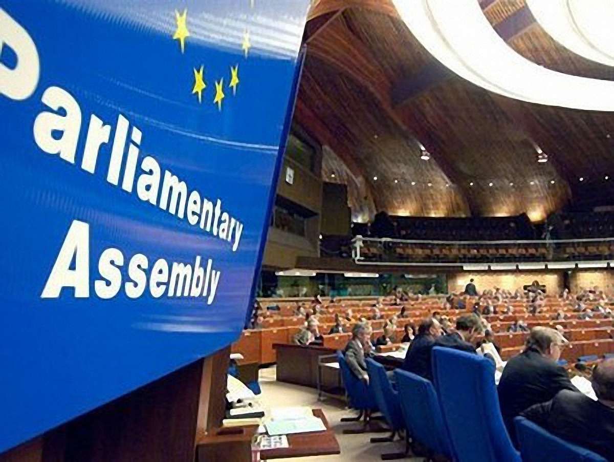 Доповідачки ПАРЄ по Україні хочуть зустрітись з Тимошенко і Януковичем