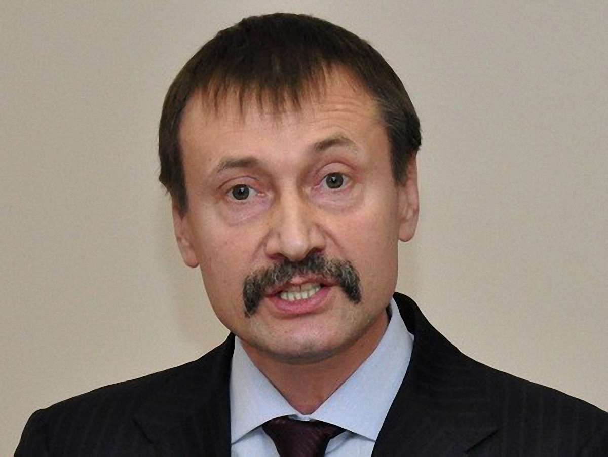 Папієв: Не личить заставляти Чернівці агітаційними наметами