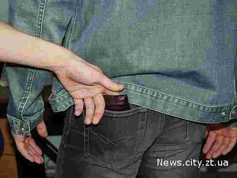 У Львові міліція бореться з кишеньковими злодіями аудіороликами