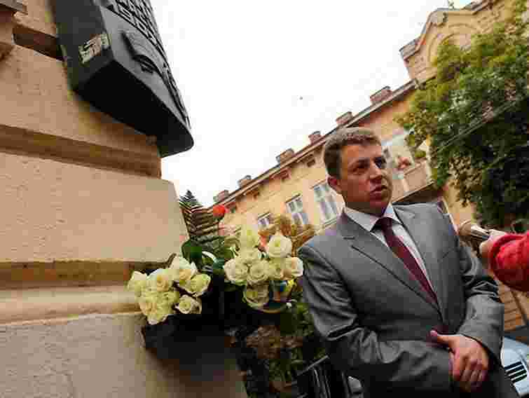 Студентам коледжу ім.Труша пропонують виготовити пам’ятну таблицю на честь Листопадового Чину