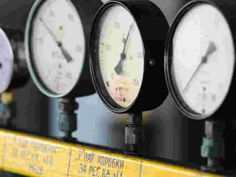 Азаров хоче заборонити арешт спецрахунків облгазів