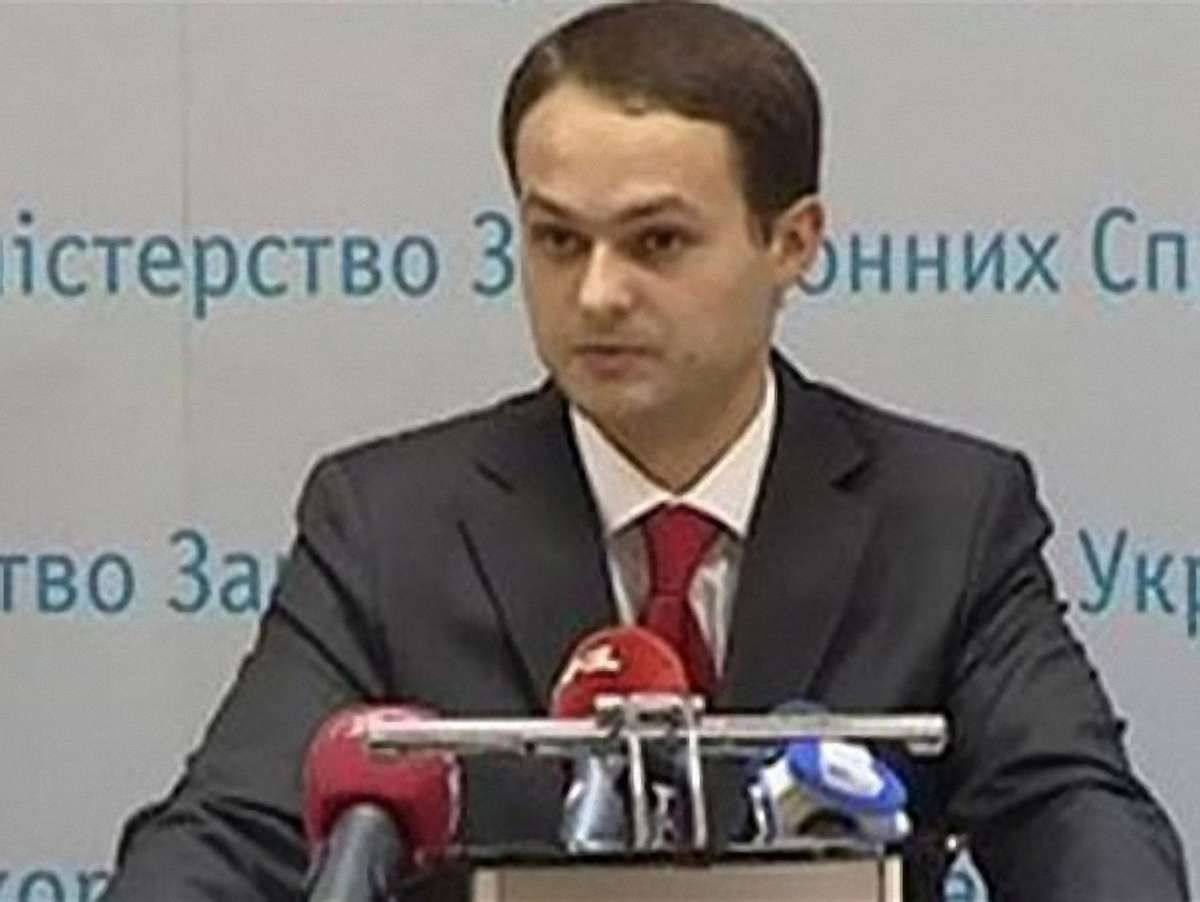МЗС передало генконсулу Росії у Сімферополі російсько-український розмовник