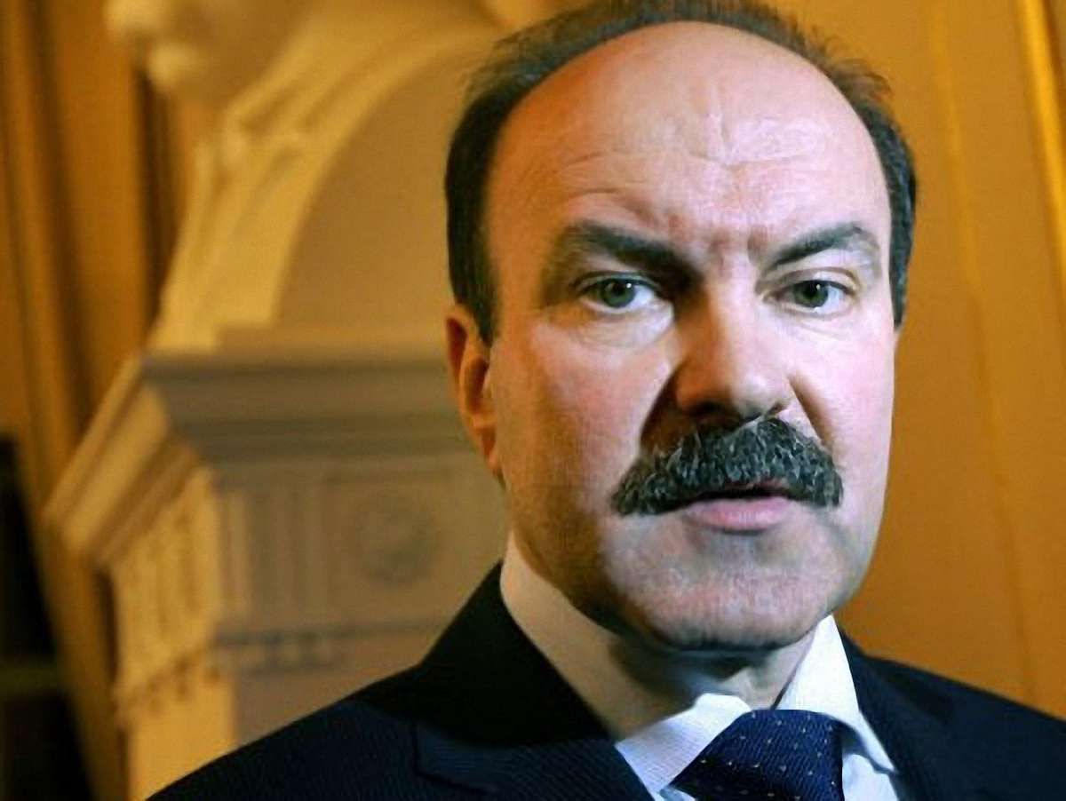 Янукович завтра може звільнити Цимбалюка, – джерело