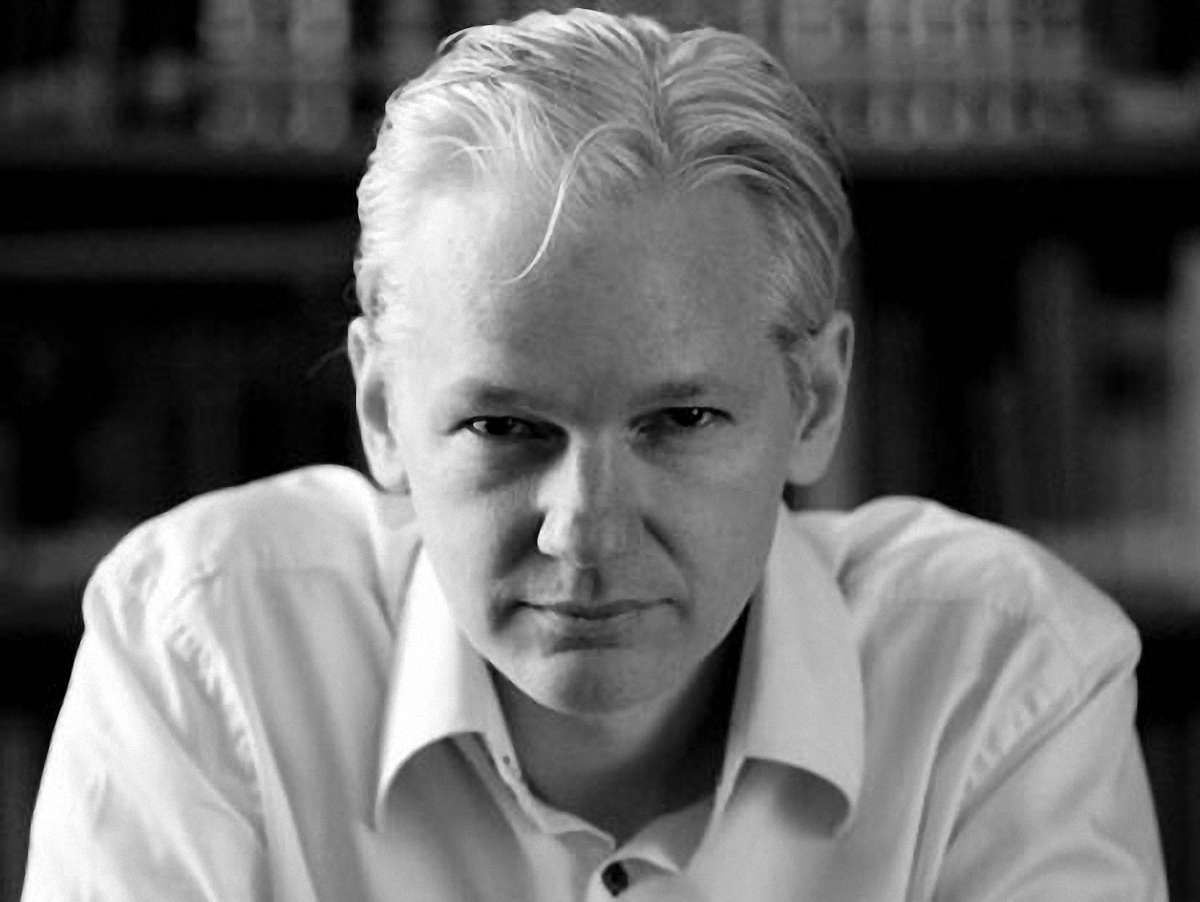 Засновника Wikileaks екстрадують у Швецію
