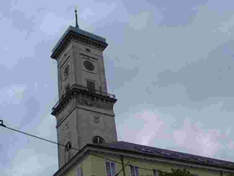 Львів прийняв у комунальну власність чотири відомчі будинки