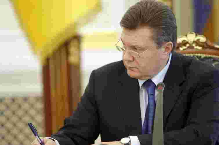 Янукович написав передмову до збірки творів українського бароко