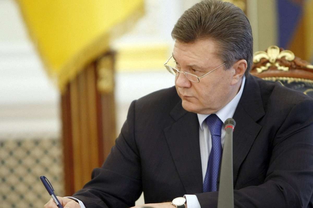 Янукович написав передмову до збірки творів українського бароко