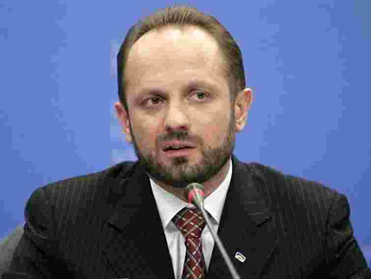 Янукович ізольований від суспільства, – Безсмертний