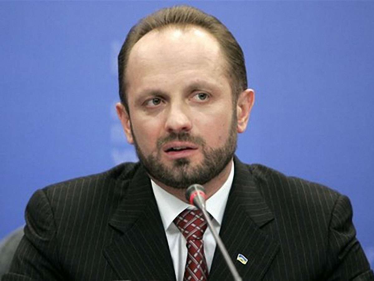 Янукович ізольований від суспільства, – Безсмертний