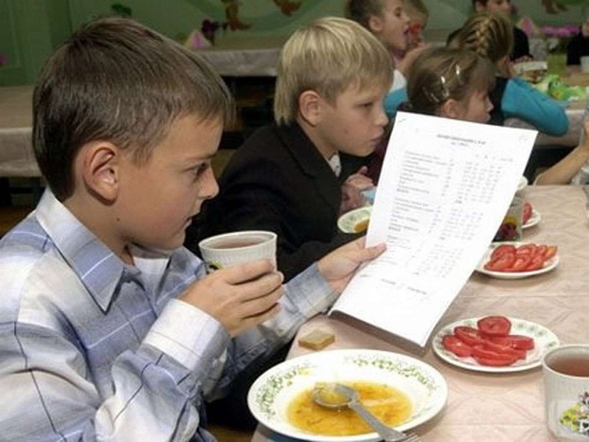Норми харчування у школах виконують лише на 60%, - львівський дієтолог