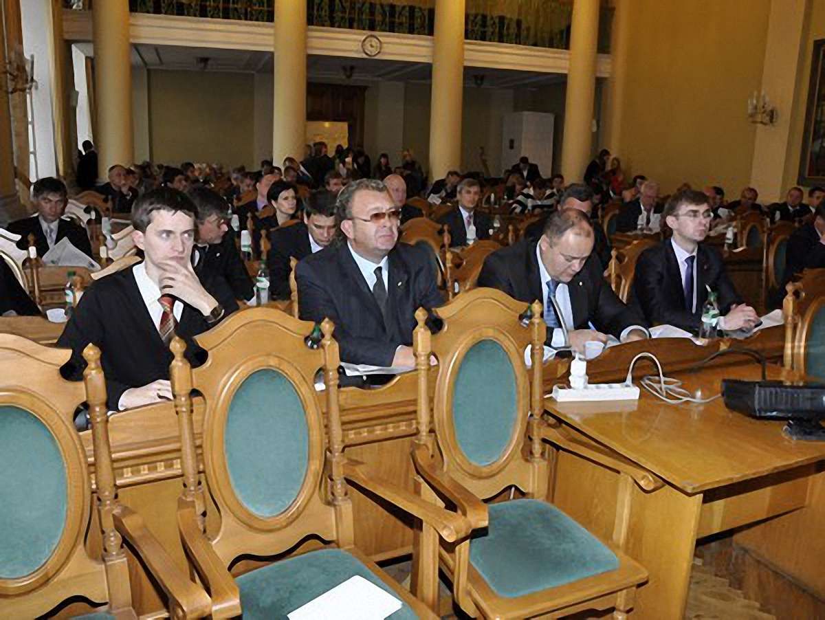 Депутати Львова обурені немісцевими губернаторами