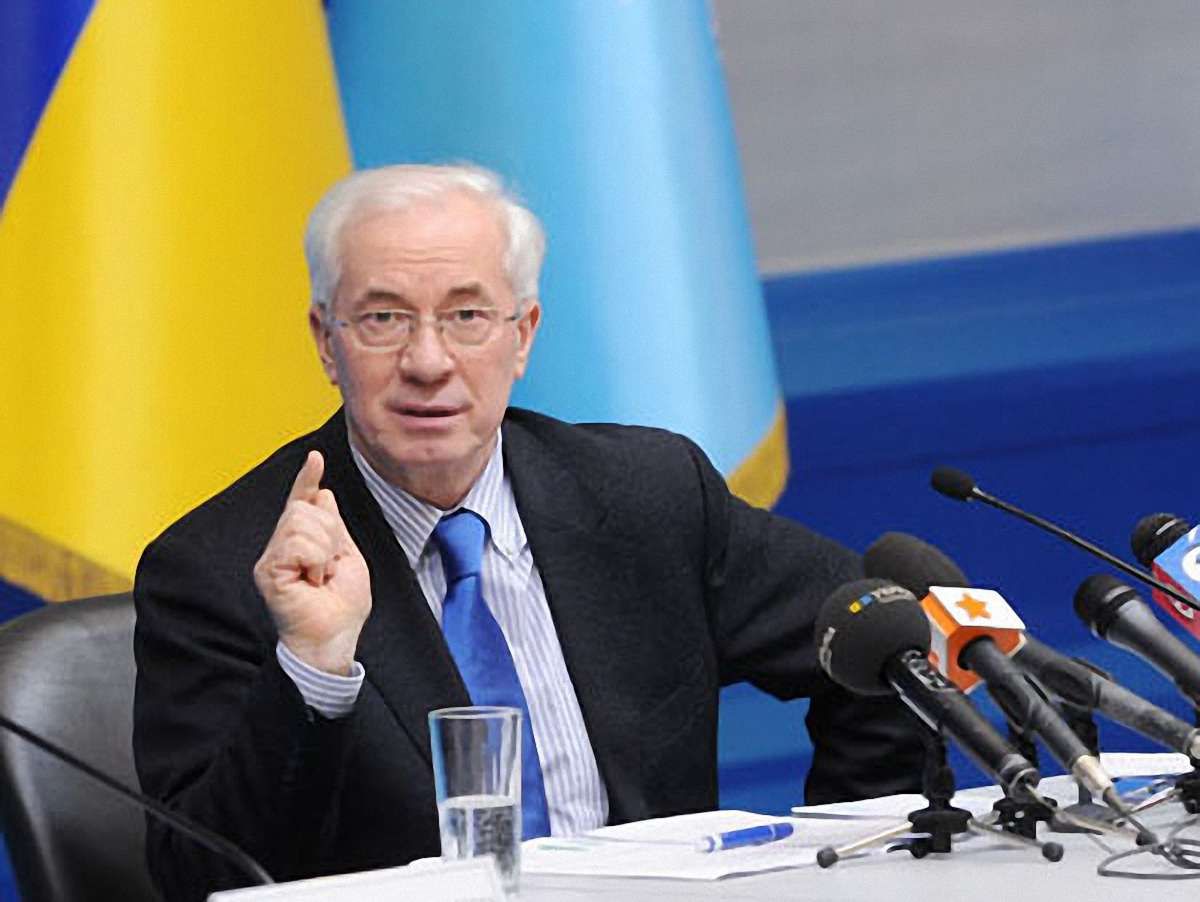 Азаров відмовився зустрічатися з місією МВФ, - Уманський