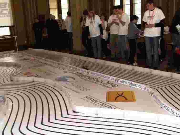 У Тернополі стартував 2-й сезон “Roborace” 2011/2012