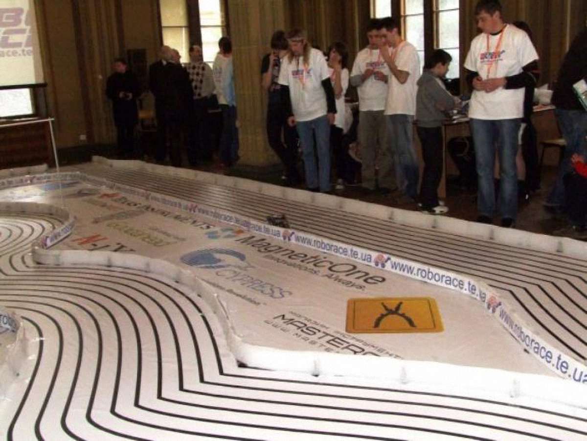 У Тернополі стартував 2-й сезон “Roborace” 2011/2012
