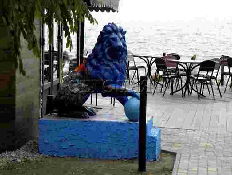 Львівський лев, якого загубили в Одесі, прикрашає кафе