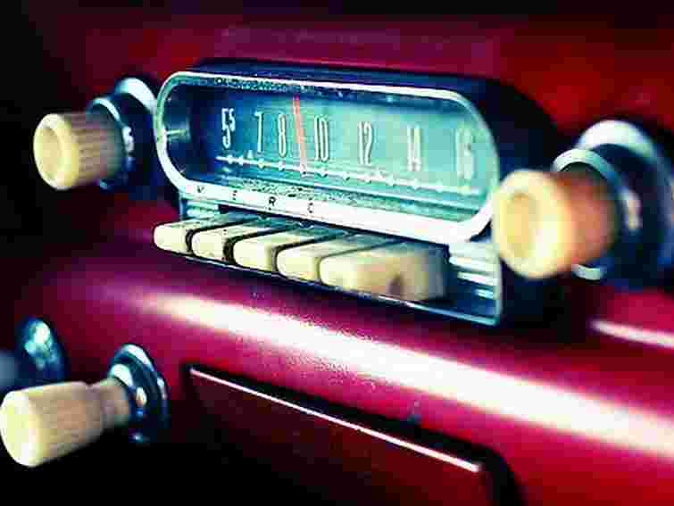 Опозиція вимагає у Януковича ветувати зниження квот на українську