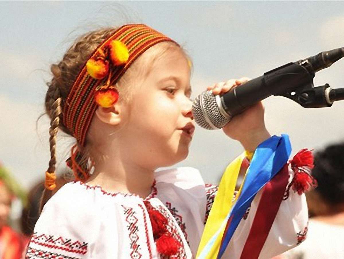 Влада перетворює українців на малоросійську біомасу, - заява