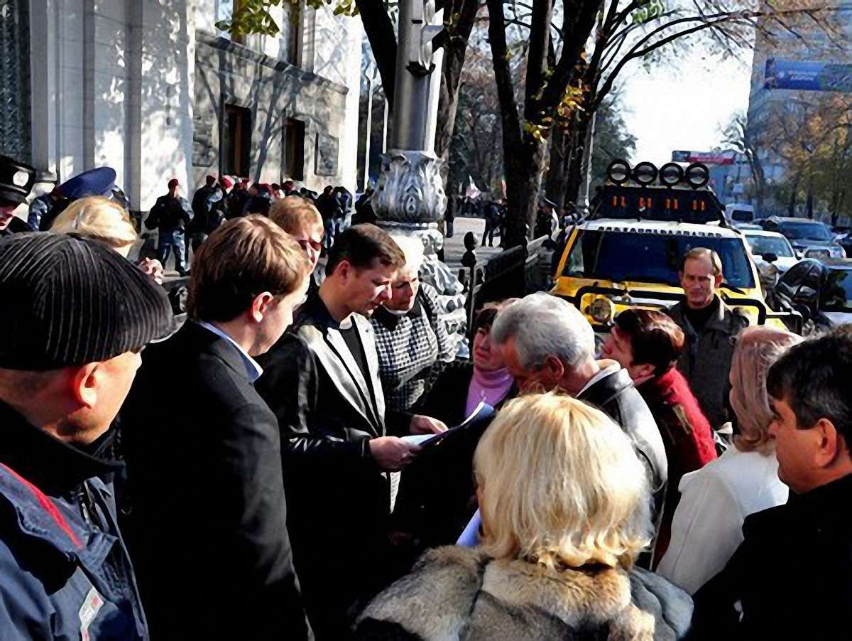 Міліція вручила Ляшку адмінпротокол