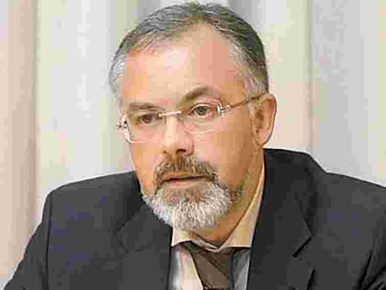 Табачник вважає, що всі чиновники мусять знати російську