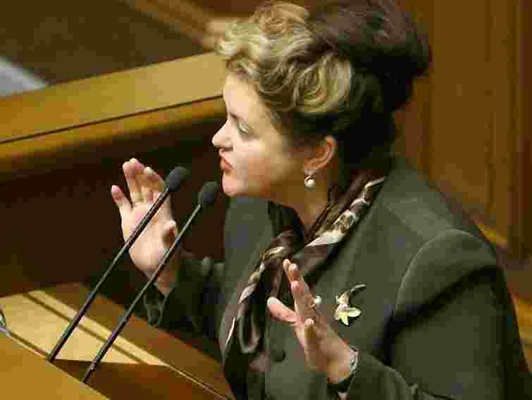 Учителів змушують брати відпустки за свій кошт, – нардеп