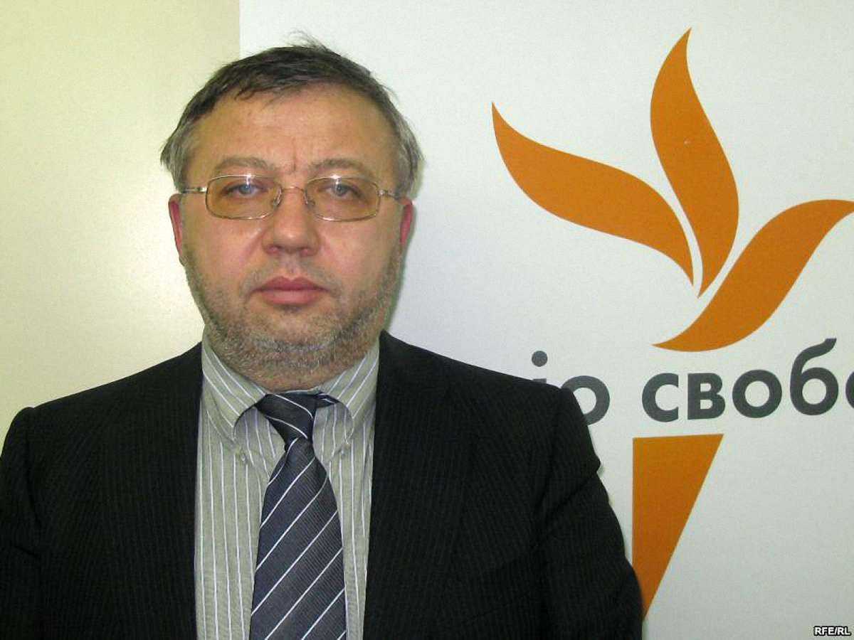 Бюрократизація обміну валют призводить до паніки, - експерт