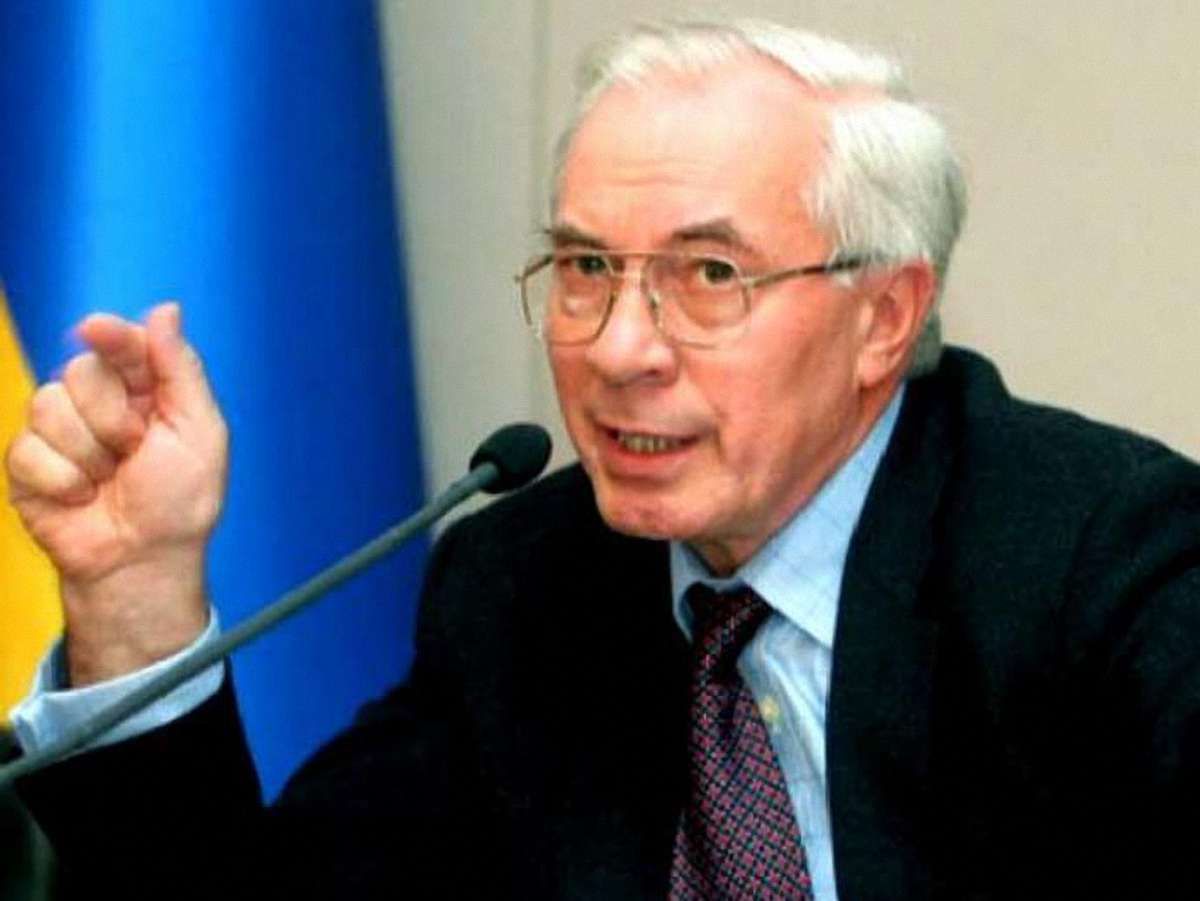 Азаров особисто контролюватиме будівництво лікарні Ющенко