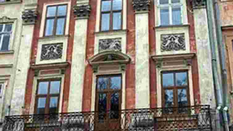 Виконком ускладнив заміну вікон в центрі Львова