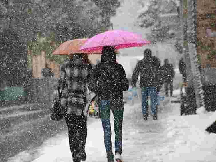 На Львівщині завтра обіцяють мокрий сніг