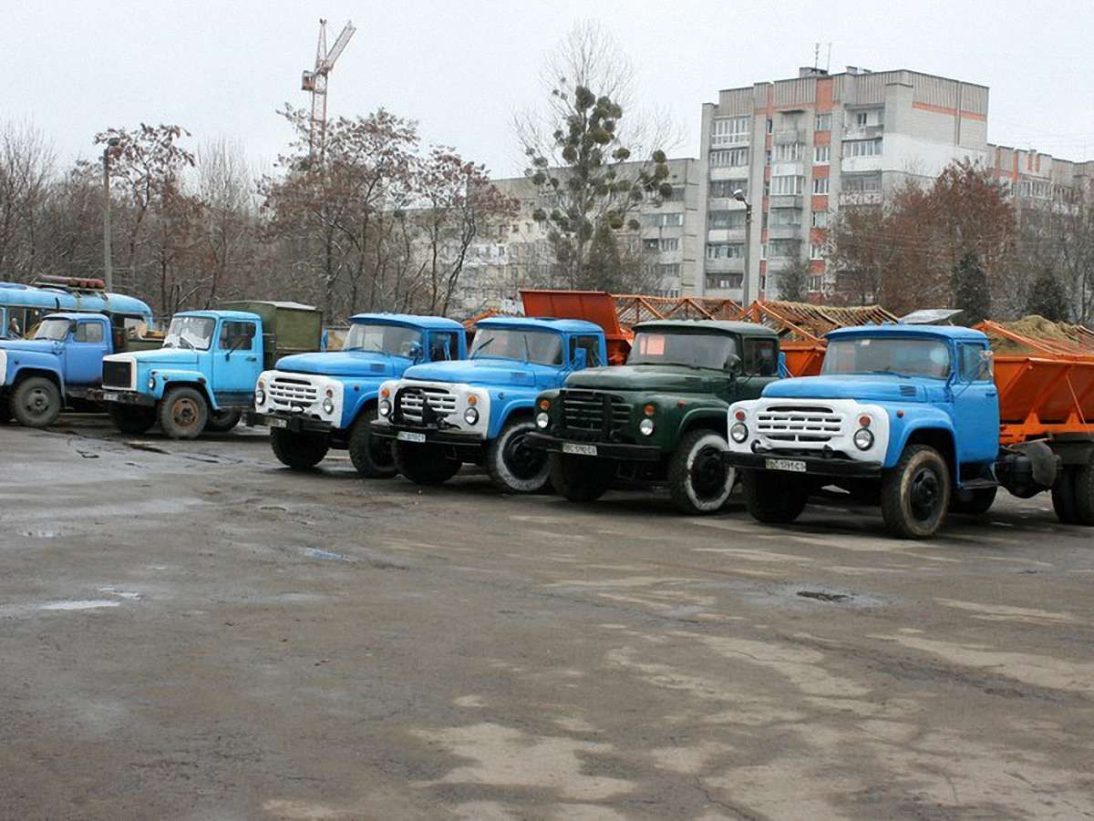 Львів готовий до снігопадів: є техніка, бензин та піскосуміш