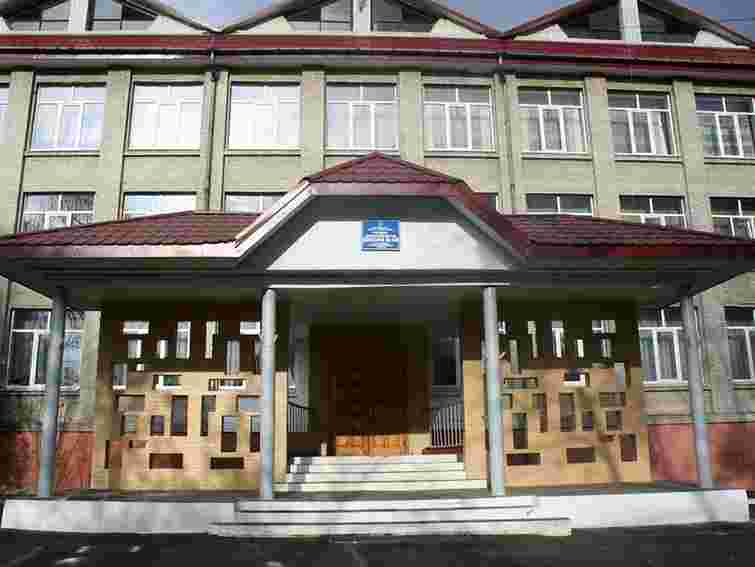 У семи школах Львова наступного року відремонтують спортзали 