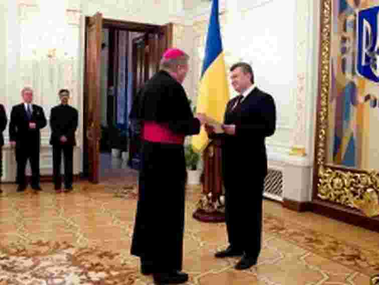 16 нових послів почали працювати в Україні