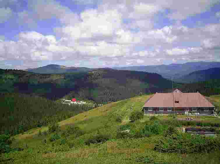 Ющенко будує маєток у Карпатському заповіднику?