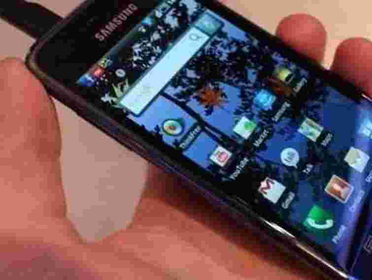 Кожен шостий українець не користується мобільним телефоном