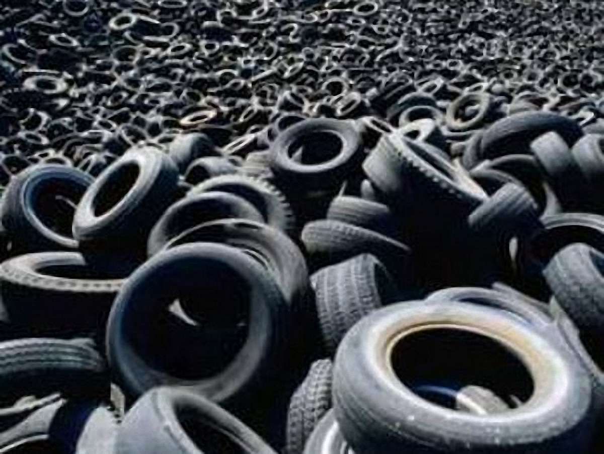 Кабмін зобов’язав виробників та імпортерів утилізувати старі шини