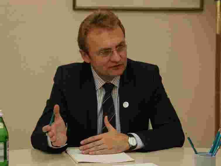 Для 10-тисячного мікрорайону у Львові перекладають каналізаційний колектор