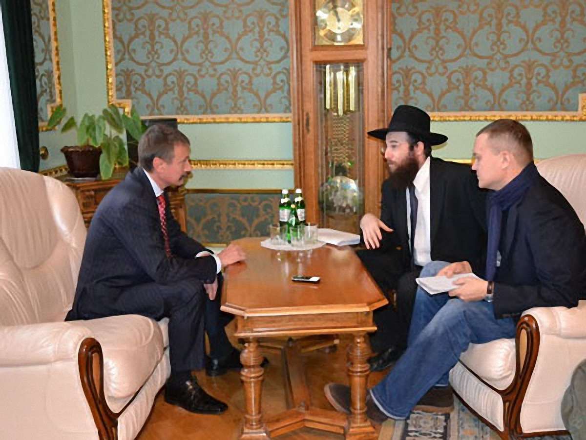Папієв пообіцяв євреям синагогу в Чернівцях